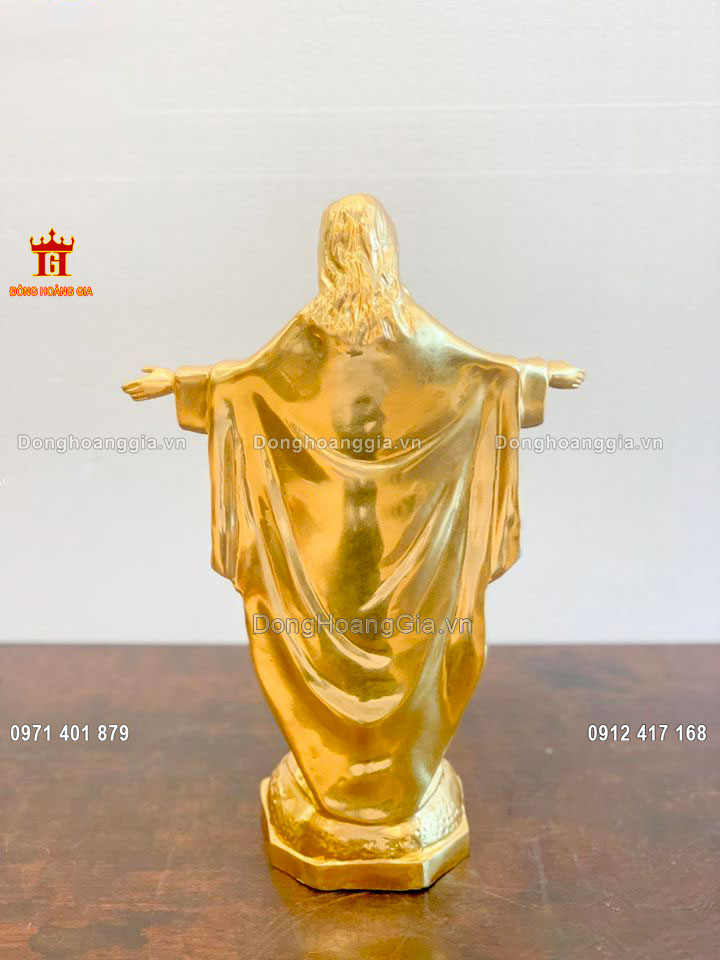 Tượng Chúa Giê-su mạ vàng thích hợp để thờ cúng tại gia